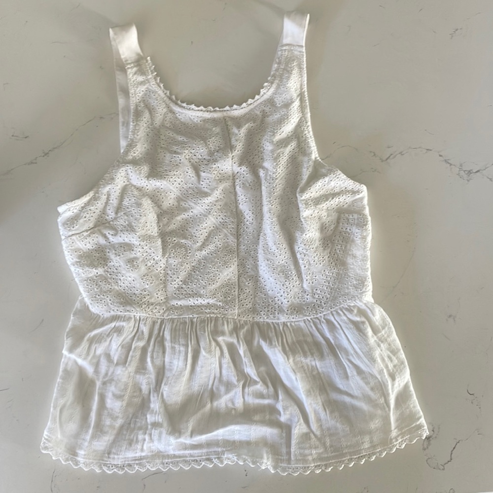 Eyelet top